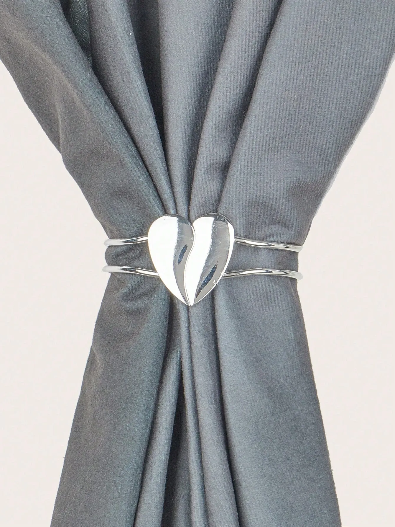 1 Shiny Heart-Shaped Alloy Spring Opening Curtain Buckle, 3 Color Options