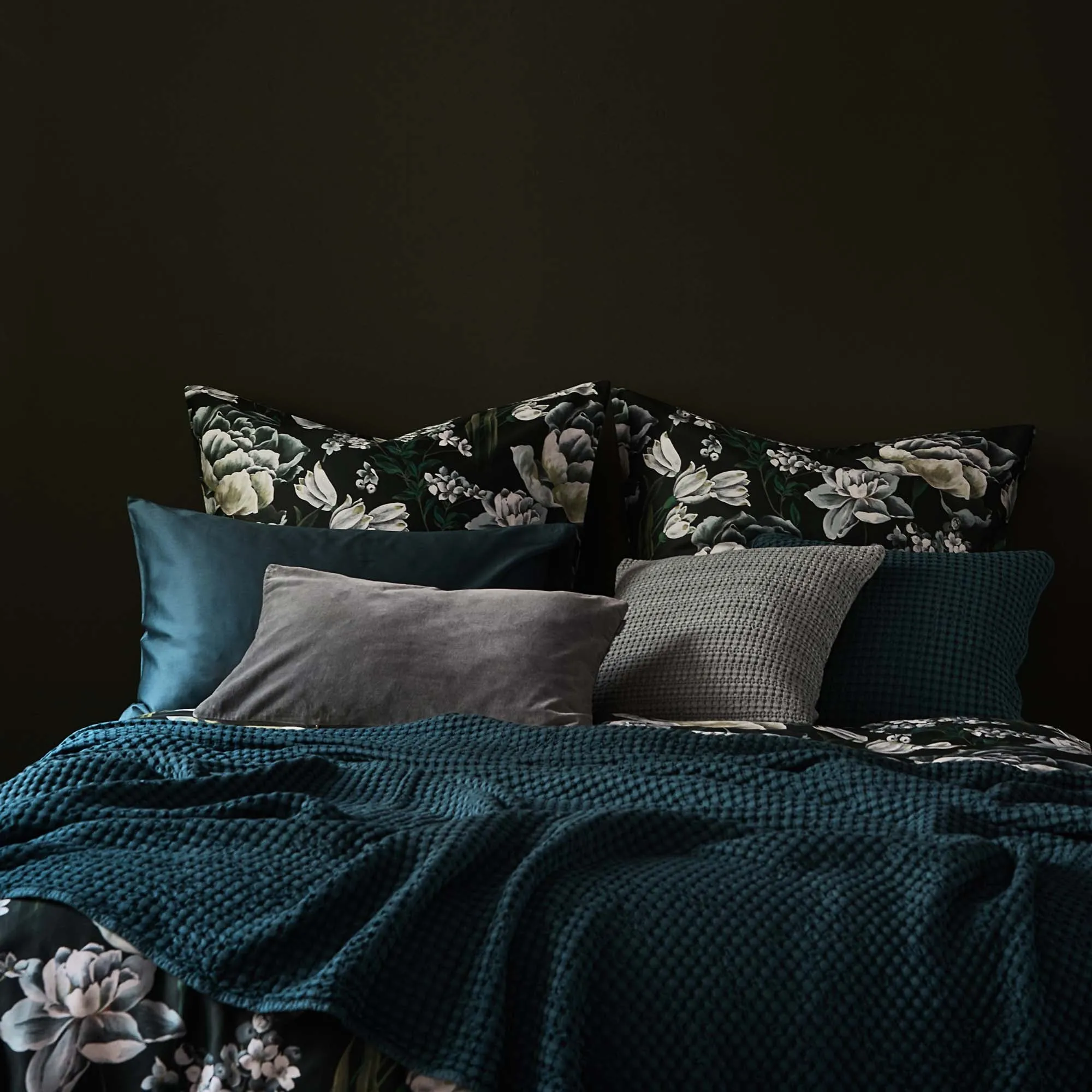 Almadena Pillowcase [Forest green/Multicolour]