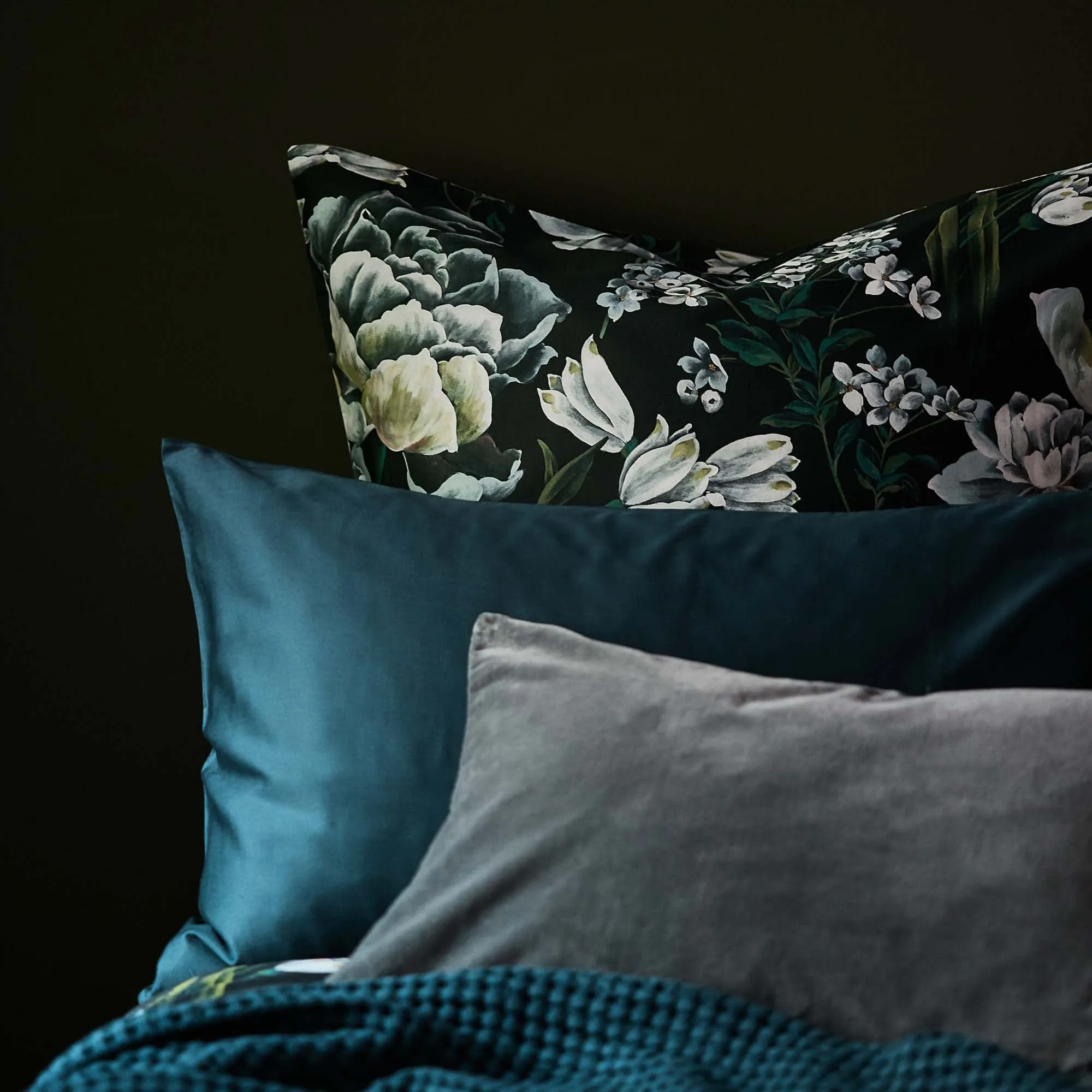 Almadena Pillowcase [Forest green/Multicolour]